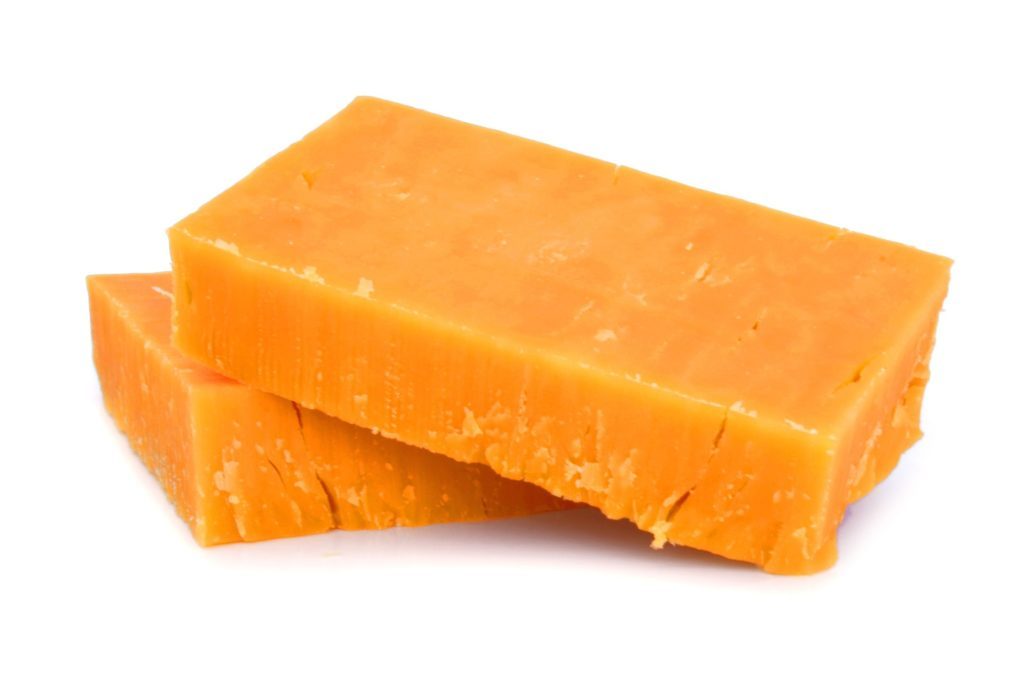 carbs in cheddar cheese